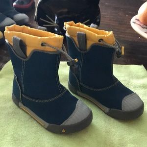 Keen weatherproof rain boots